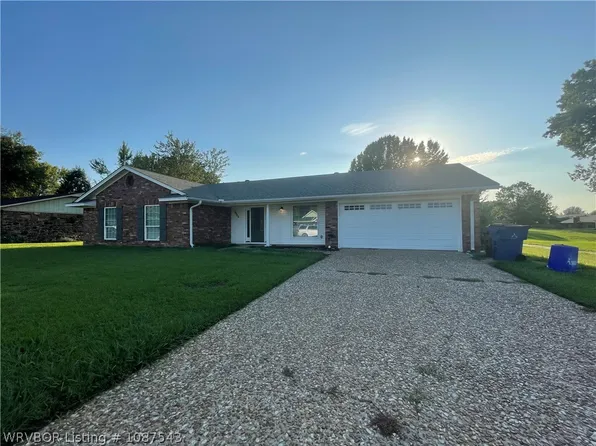 8908 Stoney Hedge Dr, Fort Smith, AR 72908