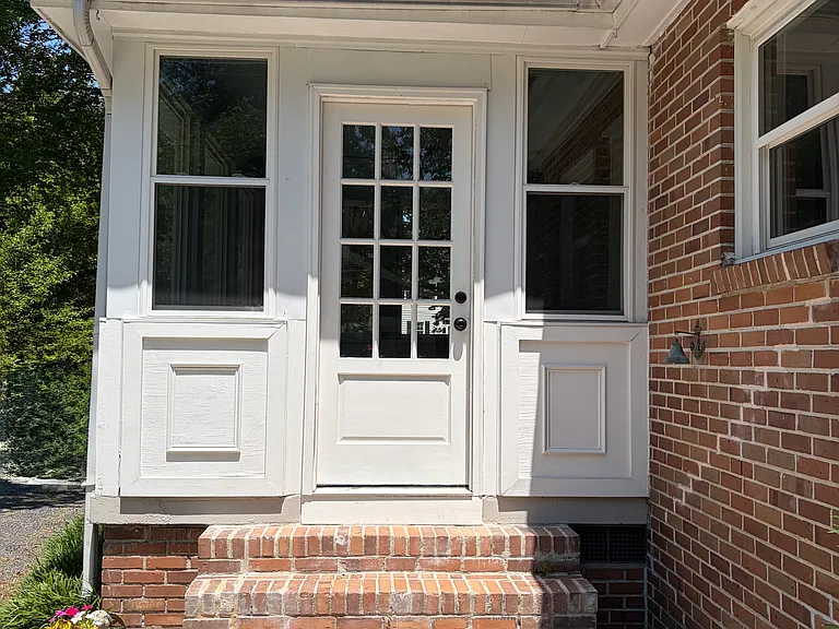 917 S Main St — Photo 2