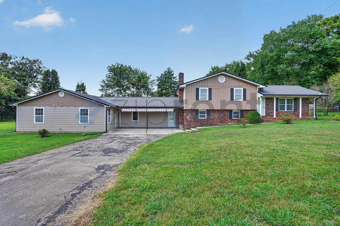 7 bed, 3394 sqft, $2,750 — Photo 3