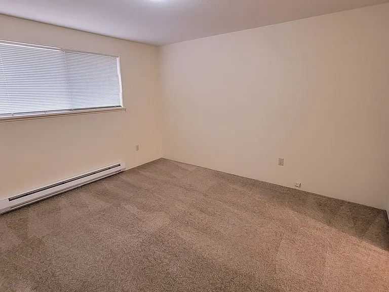 1340 Summers Ln #2 — Photo 7