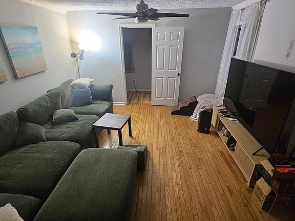 4th image of 5006 Somerset Rd