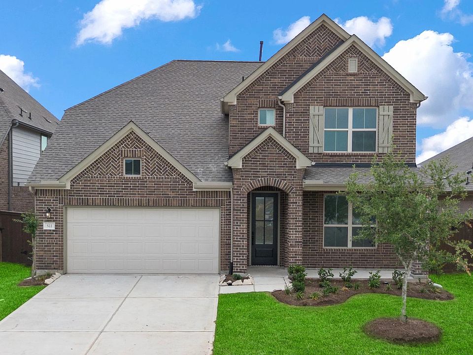Welcome home to 522 Steam Bend Way located in the community of Brookewater and zoned to Lamar CISD.