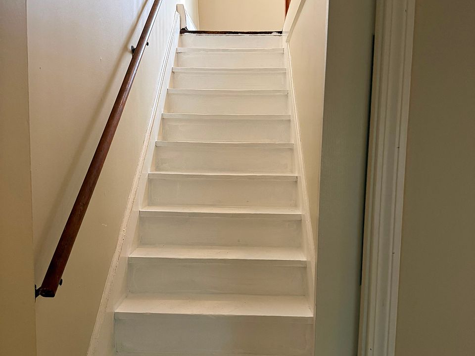 1st image of 23 Pike St #23
