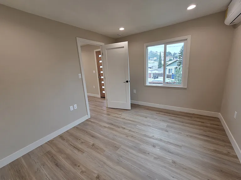 3421 Whiteside St — Photo 10