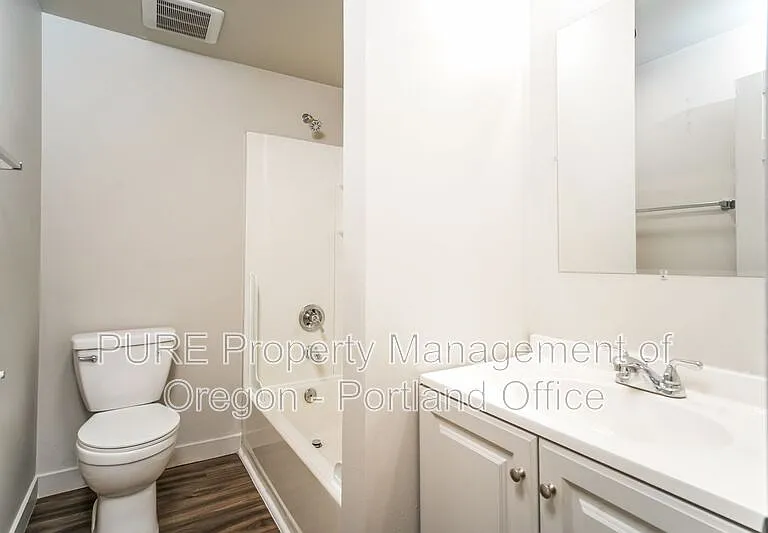 18411 E Burnside St #205 — Photo 13