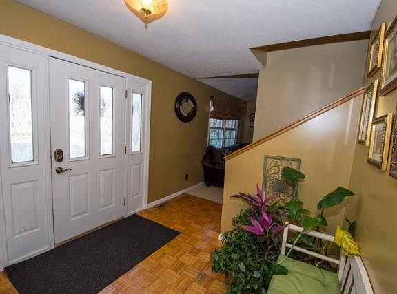 3rd image of 1626 Bennington Ct