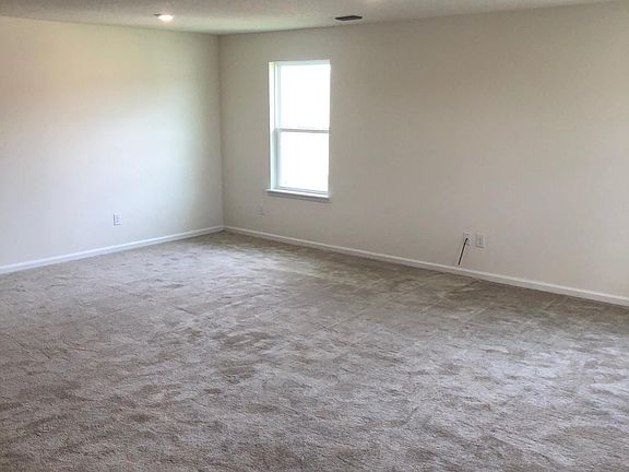 5th image of 213 Ashford Lakes Cir