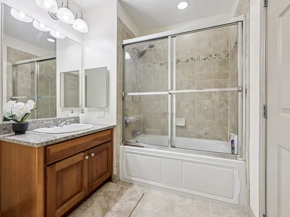 7400 River Road image 15 of 30