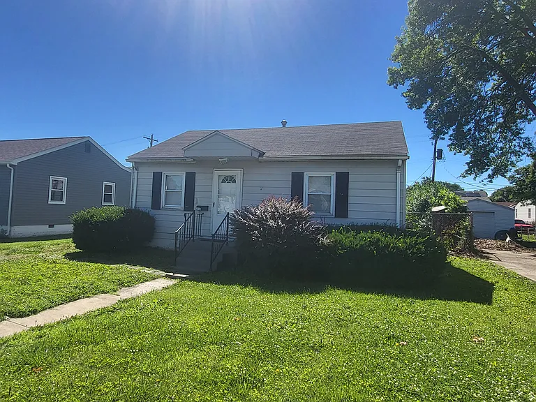 2656 Center St — Photo 2