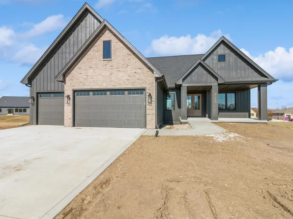 713 Sun Cir, Huxley, IA 50124