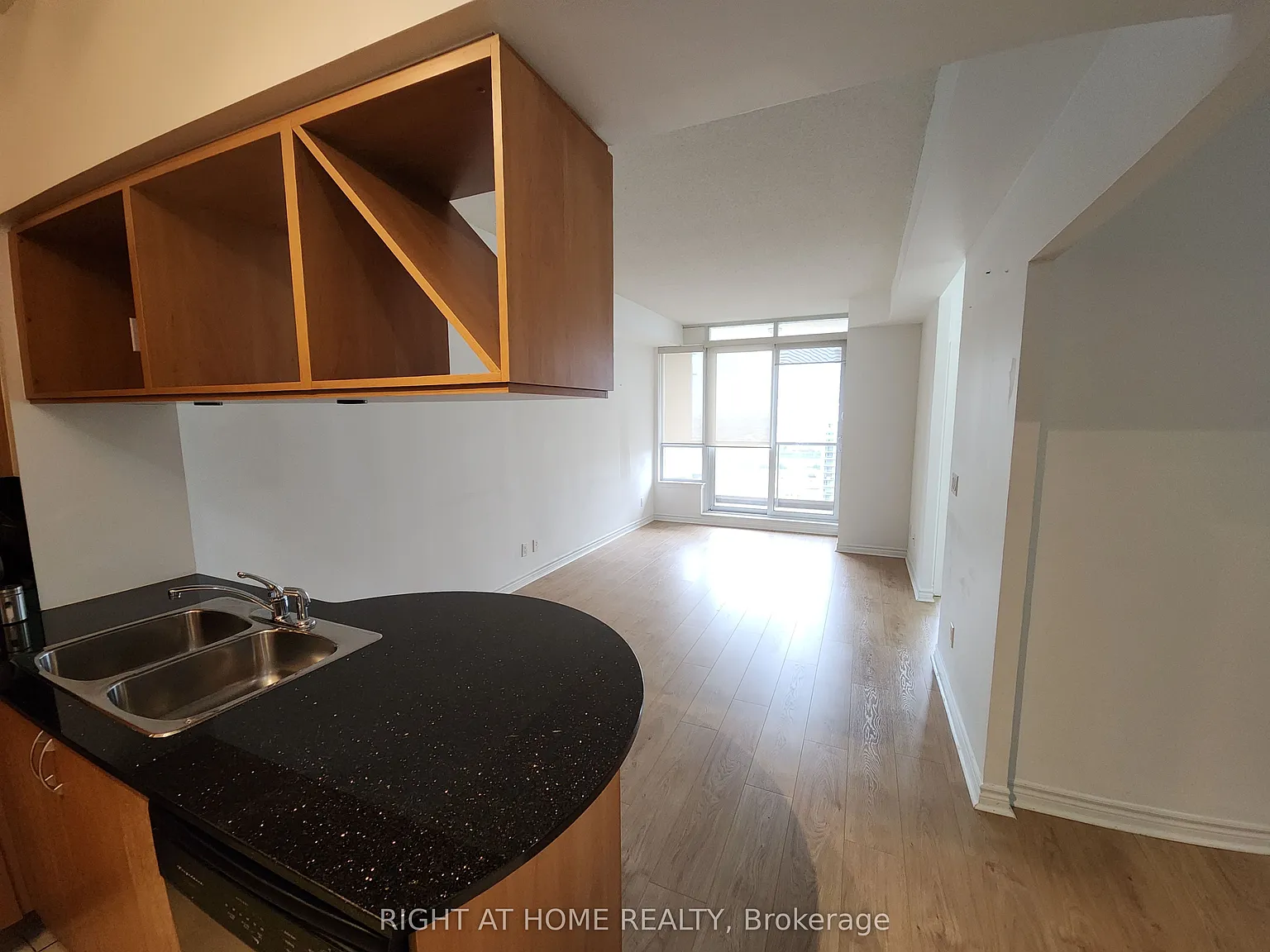 2 bed, $2,500 — Photo 3