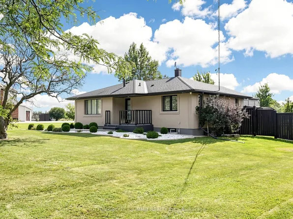 252 Mud St E, Hamilton, ON L8J 3C5
