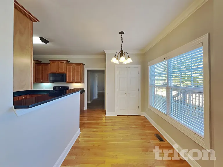 3228 Genoa Dr — Photo 5
