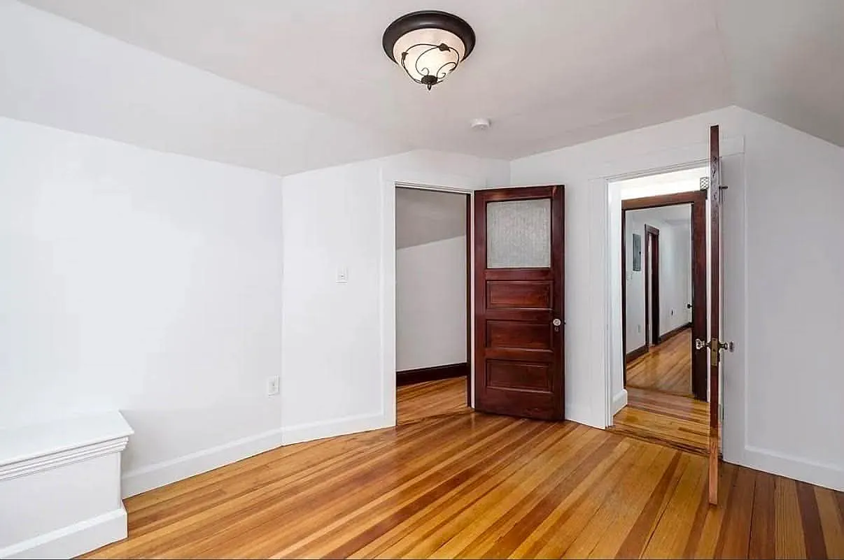 3 bed, $1,180 — Photo 3