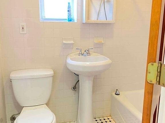 5th image of 25-70 37th St #10