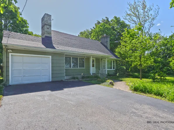 8214 N Solon Rd, Richmond, IL 60071