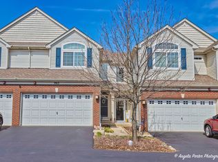 9913 Cummings St, Huntley, IL 60142