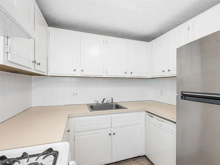 307 Pawtucket Blvd #13A — Photo 6