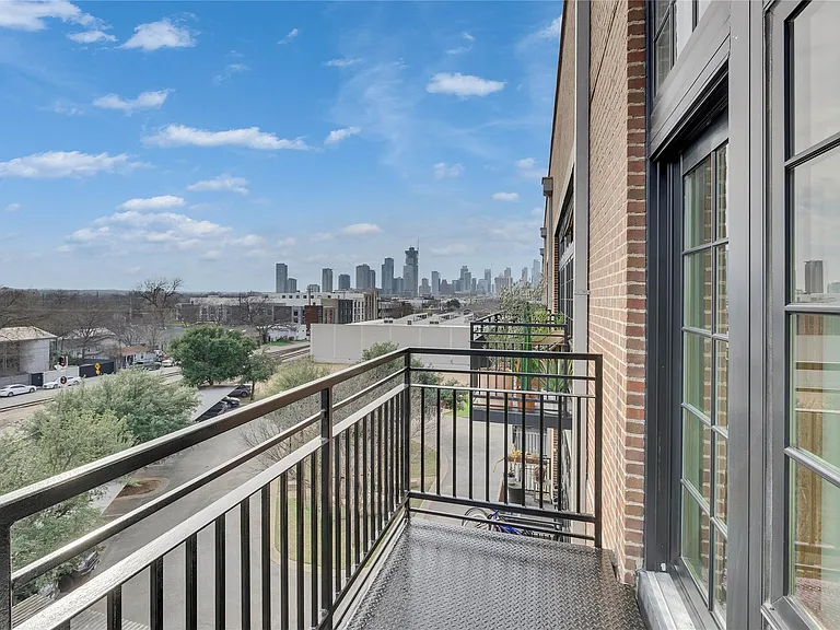2235 E 6th St #406 — Photo 20