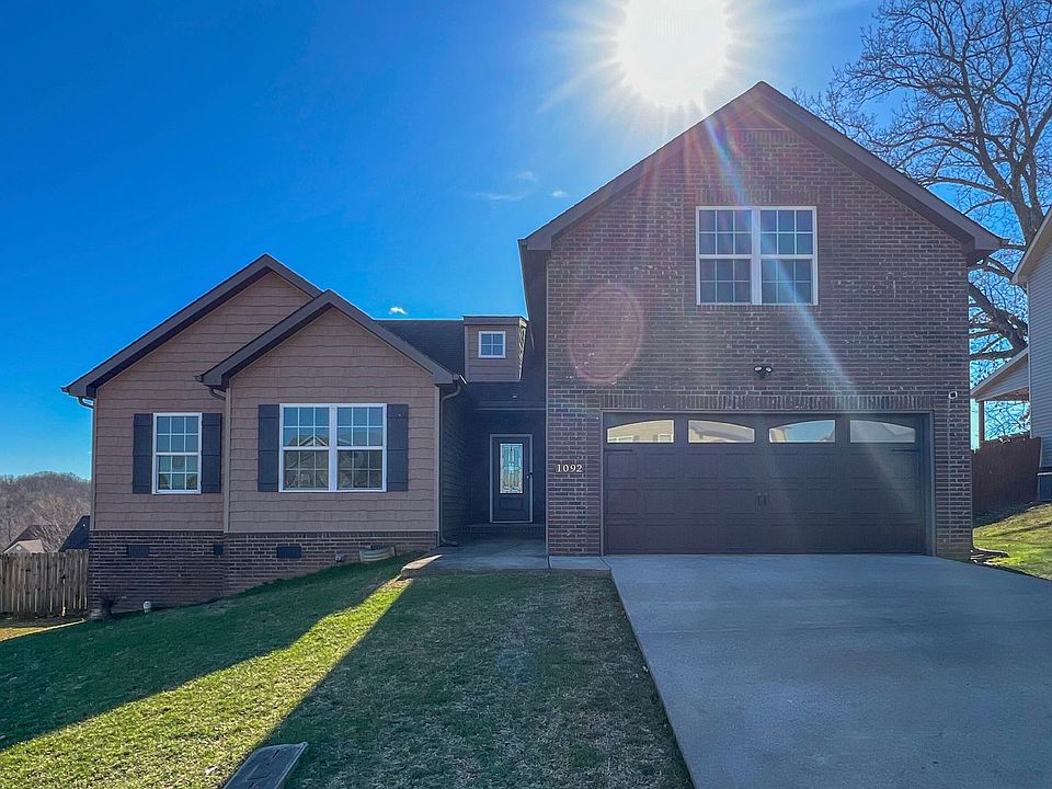 1st image of 1092 Castlerock Dr