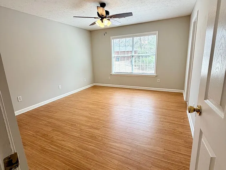 199 Padgett Ct — Photo 8