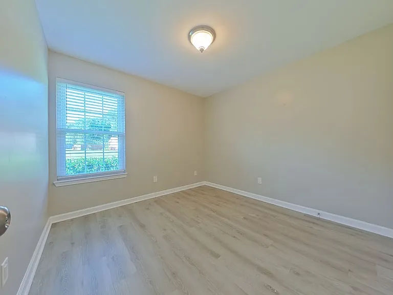 317 Springwood Cir — Photo 15