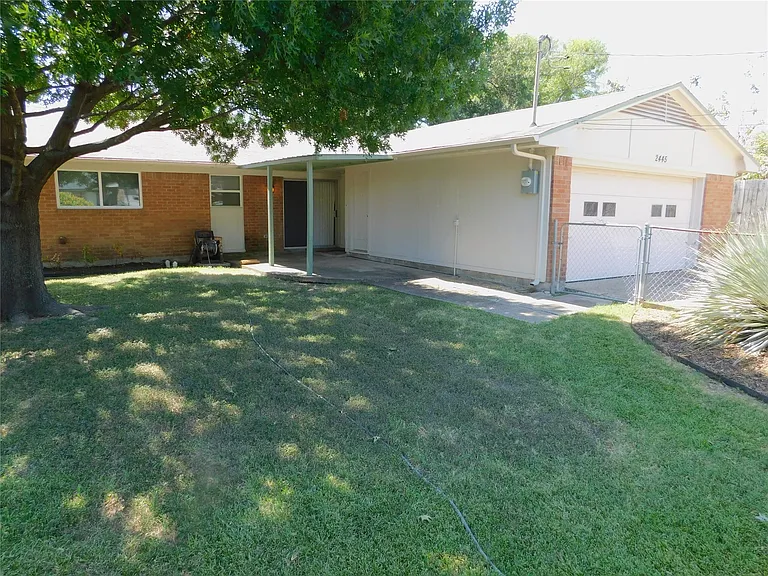2445 Eastbrook Dr — Photo 24