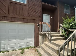 3563 SW Kiowa St, Topeka, KS 66614