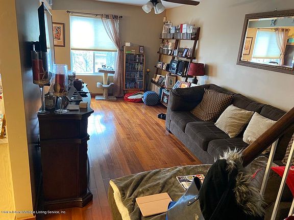 3rd image of 285 Aspen Knolls Way