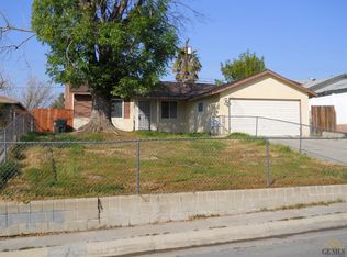 2208 Lynwood St, Bakersfield, CA 93306