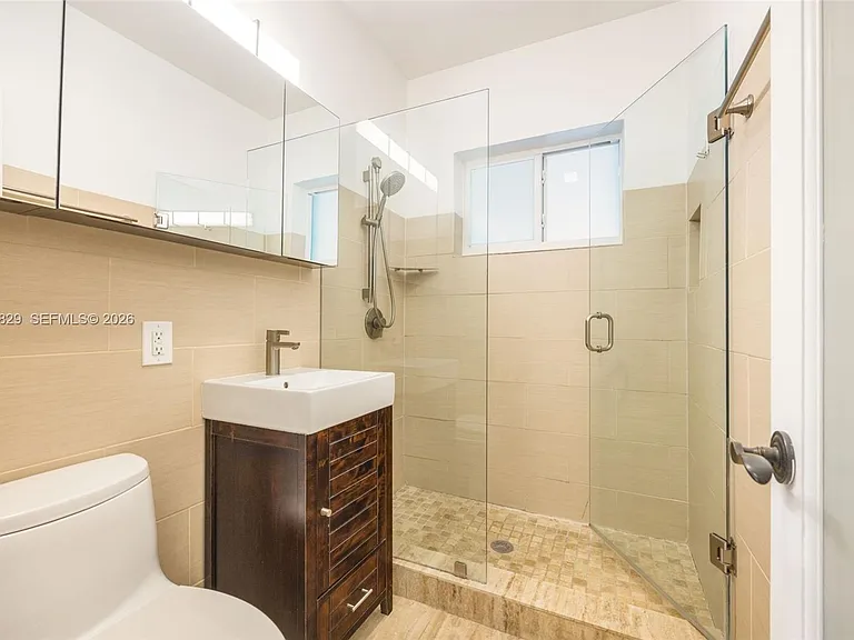 2431 Overbrook St — Photo 11