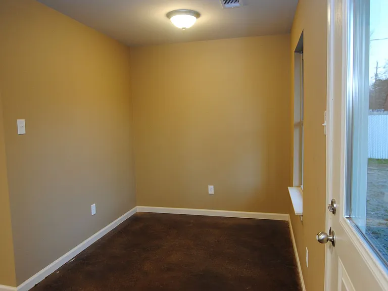 208 Kelso Rd — Photo 5