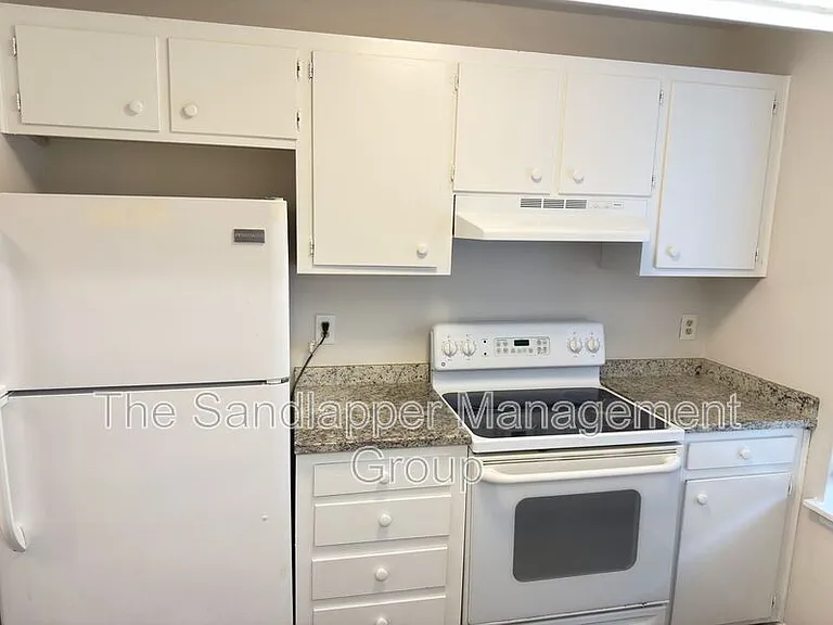 186 Dorchester Manor Blvd #B — Photo 5