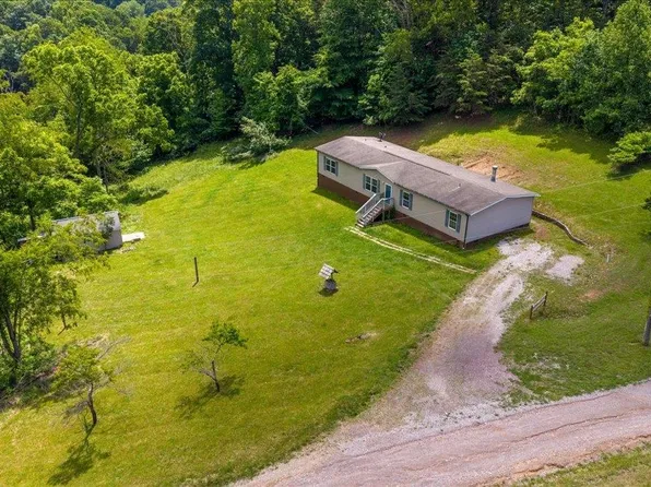 655 Peachtree Hl, Christiansburg, VA 24073