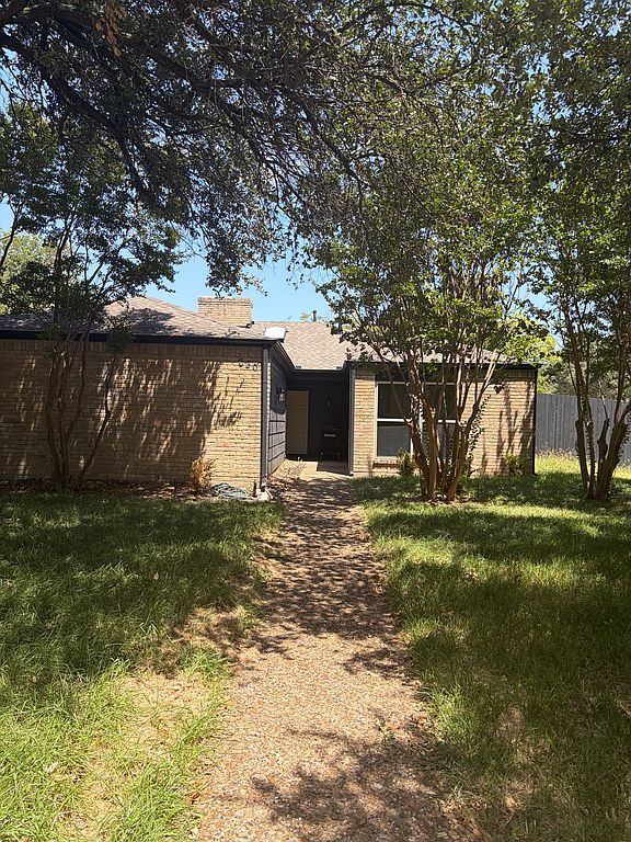 630 Silverstone Dr - Property Image