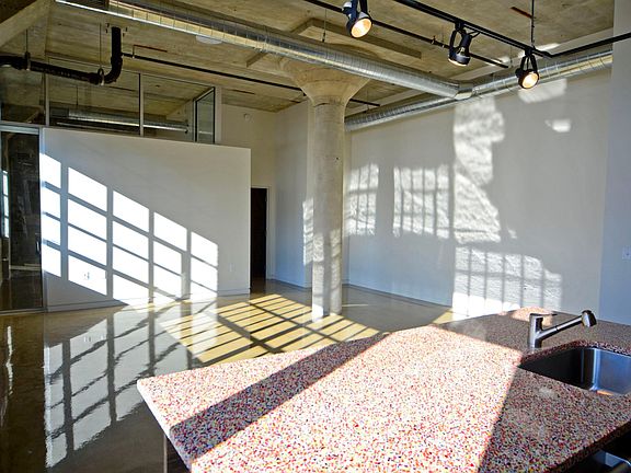 4th image of 376 W Main St #203