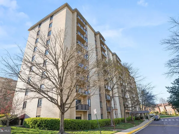 3100 S Manchester St APT 203, Falls Church, VA 22044