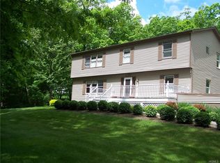 40 Laurel Park Rd, Shawangunk, NY 12566