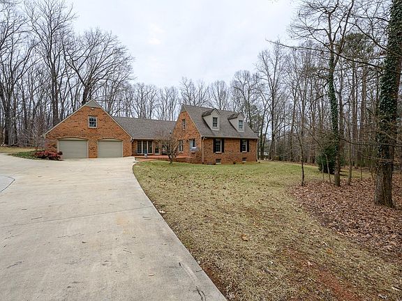 3rd image of 113 Merrywood Dr