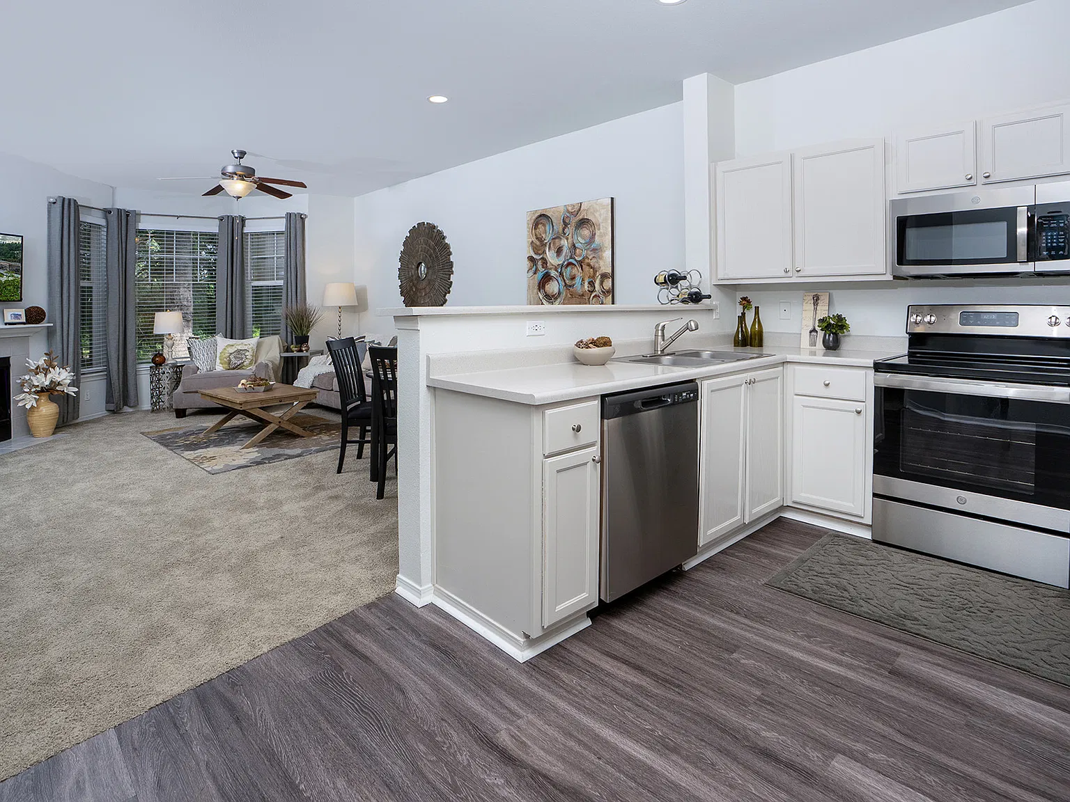 Cascade Summit Apartment Homes — Photo 4