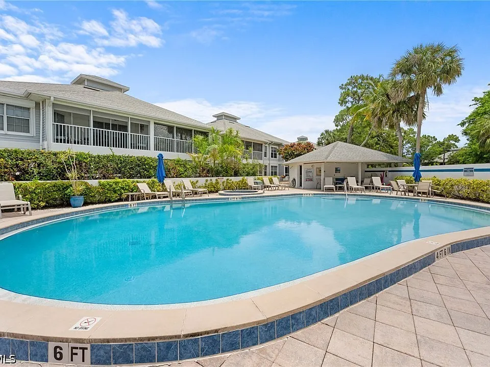 700 Misty Pines Cir #204