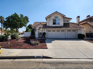 8925 Buckbush Ln, Riverside, CA 92508