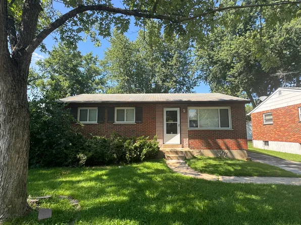 1131 Prigge Ave, Saint Louis, MO 63138