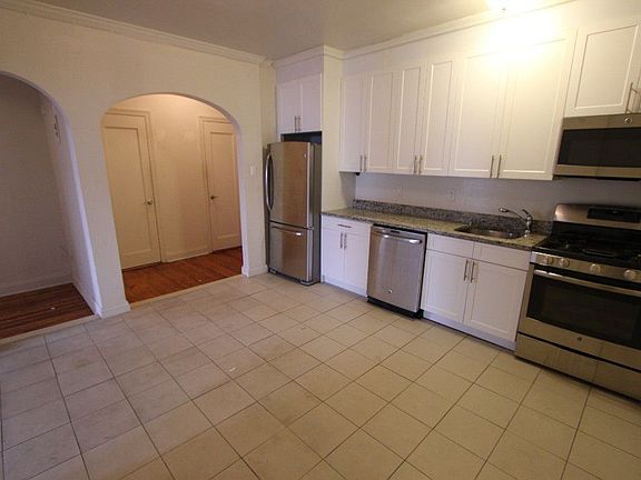 5th image of 4750 41st St APT 5E