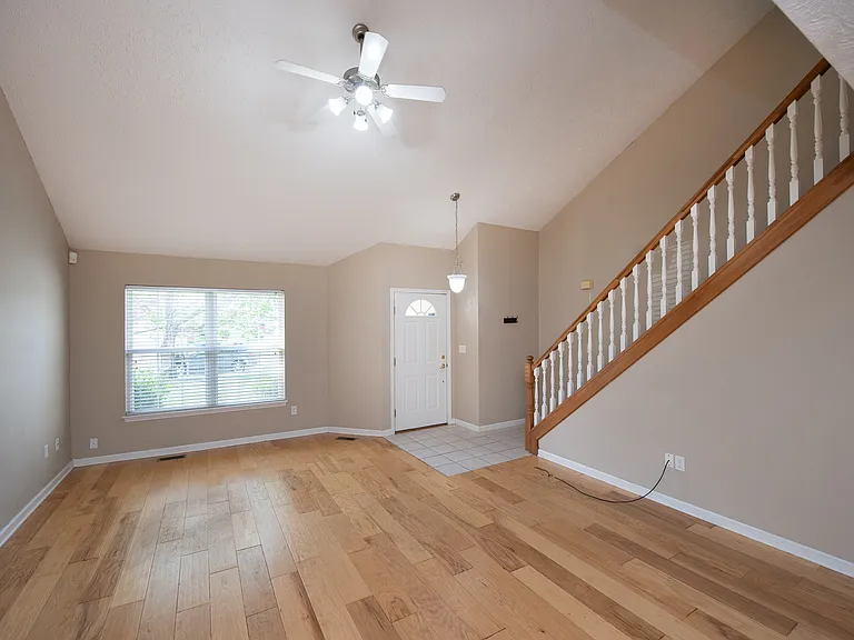 1940 Ellison Dr — Photo 6
