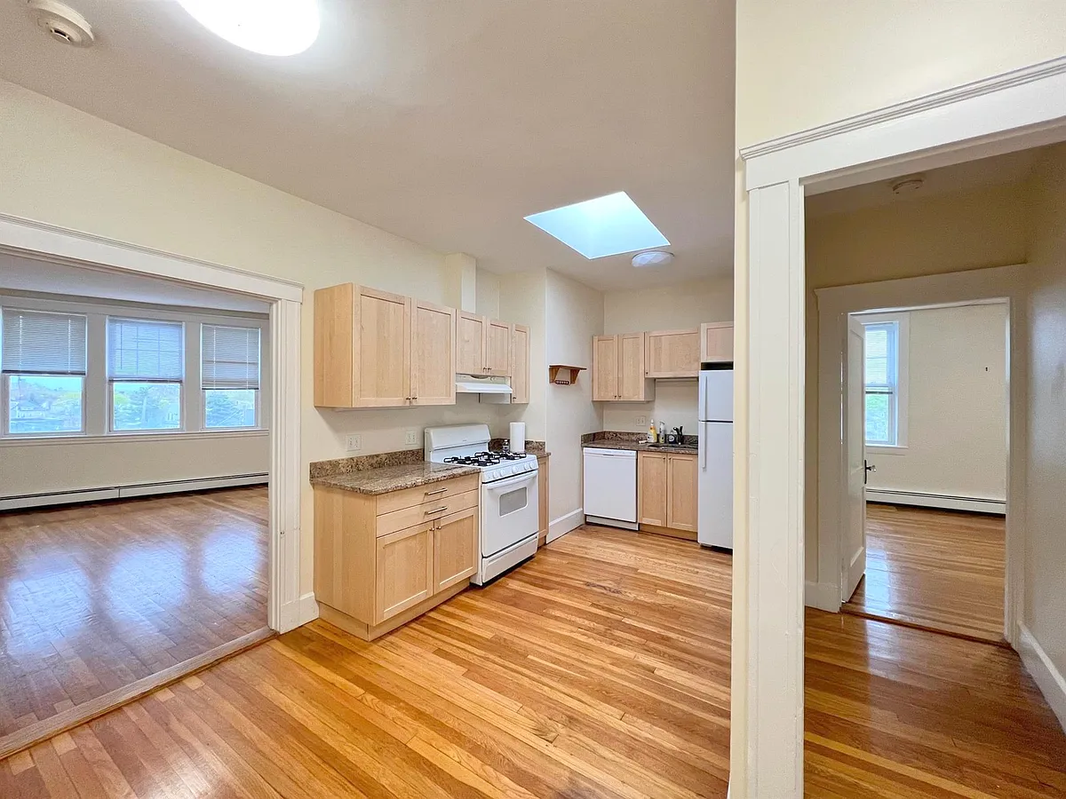 Building Photo - 220 Massachusetts Ave #3