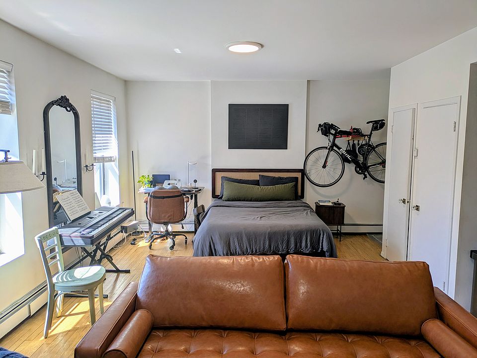 1st image of 80 Montague St APT 3R