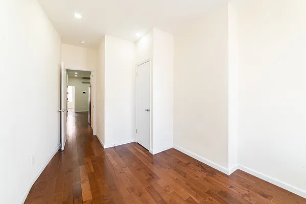 Rented by Joel Scharf, LREB | media 24