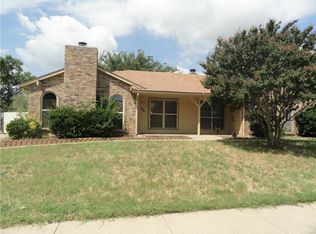 2921 Penny Ln, Euless, TX 76039