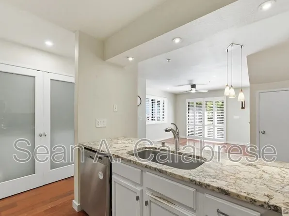 2 Village Pkwy, Napa, CA 94558